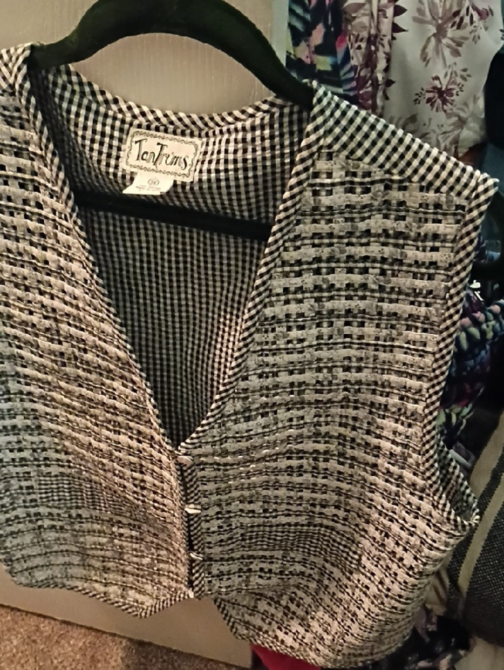 TanTrums Black & White Textured Vest